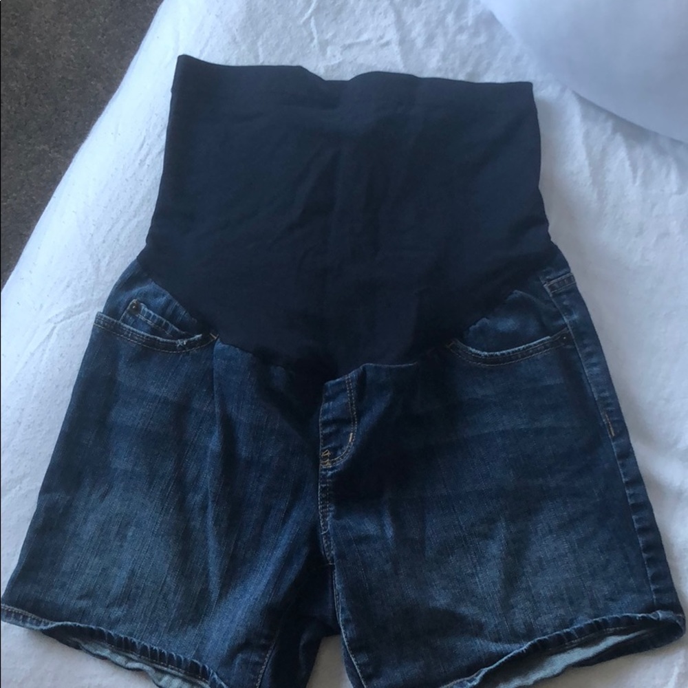 Maternity shorts